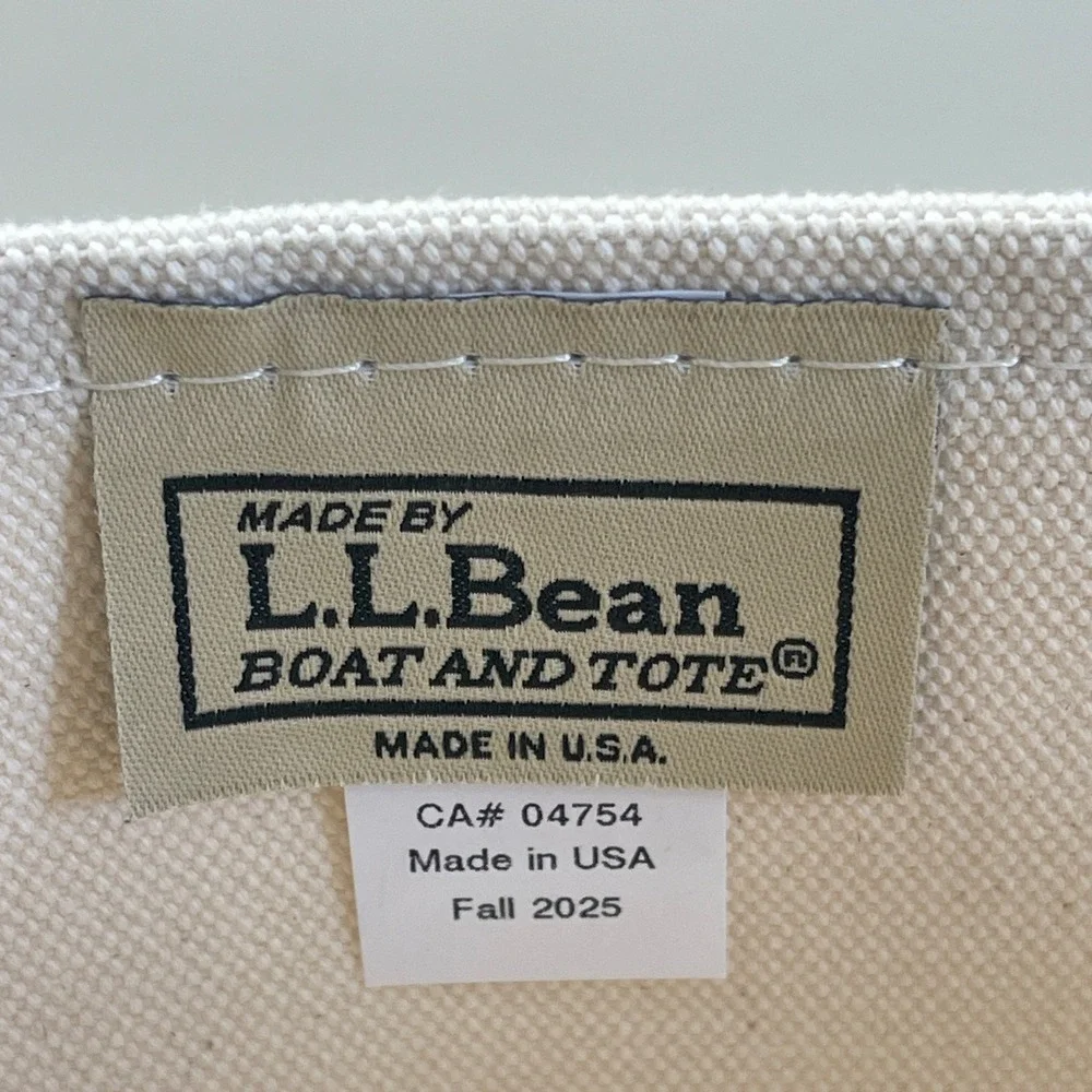 L.L.Bean Boat and Tote Medium White Navy Canvas Shoulder Bag USA Made 112636